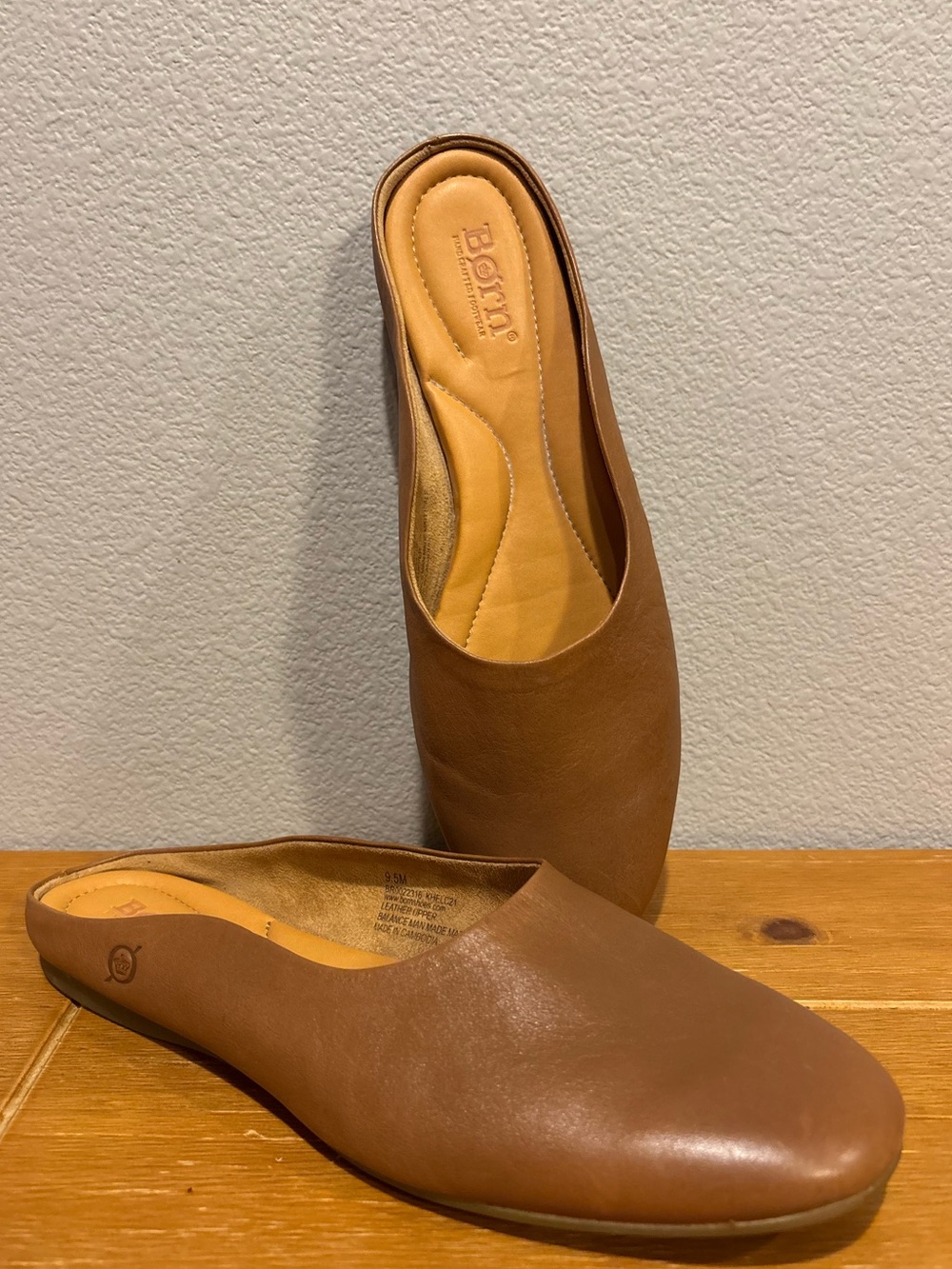 BORN Bryar Women’s Leather Mule/Clogs